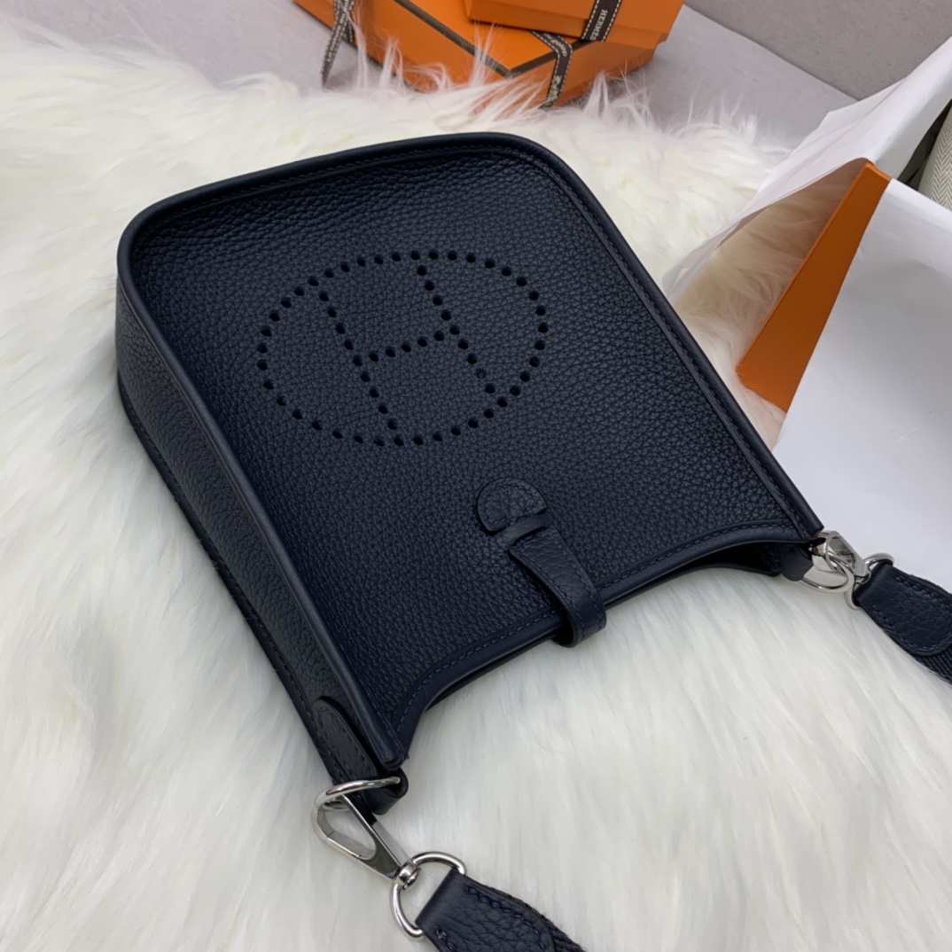 에르메스 미니 에블린16 사파이어블루 은장 끌레망스 가죽